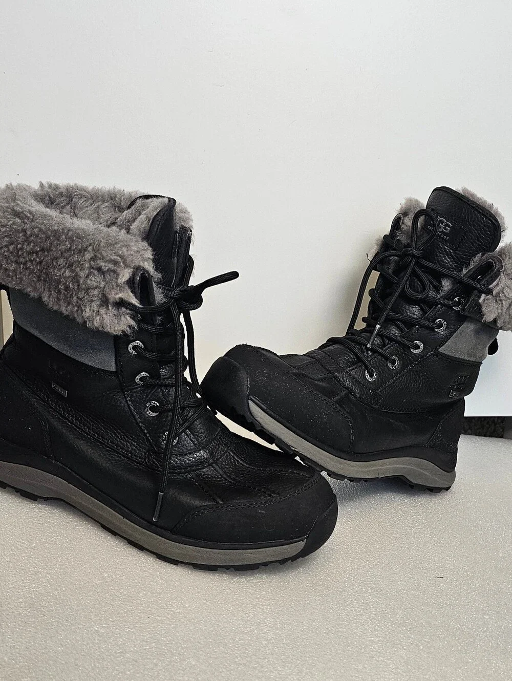 UGG Women’s Adirondack Boot III - Black Waterproof Insulated - Size 9